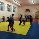 Занятия йогой, фитнесом в спортзале Фролы Фролы
