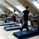 Занятия йогой, фитнесом в спортзале Футболика Нижний Тагил