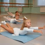 Занятия йогой, фитнесом в спортзале Гимнастика для малышей Москва