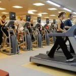Занятия йогой, фитнесом в спортзале Gold’s Fitness Нижний Новгород