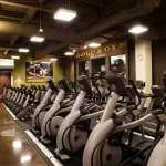 Занятия йогой, фитнесом в спортзале Gold’s Fitness Нижний Новгород