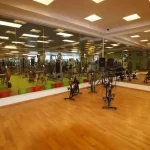Занятия йогой, фитнесом в спортзале Gold’s Fitness Нижний Новгород