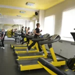 Занятия йогой, фитнесом в спортзале Голд мастер Иркутск
