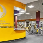 Занятия йогой, фитнесом в спортзале Gold’s Gym Москва