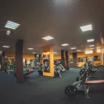 Занятия йогой, фитнесом в спортзале Голиаф Дубовое