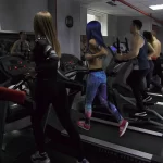 Занятия йогой, фитнесом в спортзале ГраФит Самара