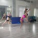 Занятия йогой, фитнесом в спортзале Gravity-школа танцев Новосибирск Pole Dance Новосибирск