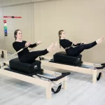 Занятия йогой, фитнесом в спортзале Green Pilates, студия пилатеса Благовещенск