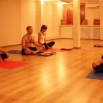 Занятия йогой, фитнесом в спортзале Гуру-йога Москва