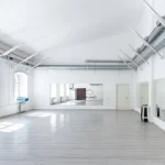 Занятия йогой, фитнесом в спортзале H2O dance studio Красноярск