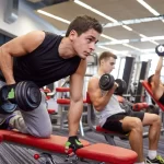 Занятия йогой, фитнесом в спортзале HappyMuscles Щекино