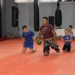 Занятия йогой, фитнесом в спортзале Ягуар Сочи