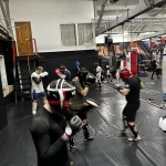 Занятия йогой, фитнесом в спортзале Idol-mma Москва