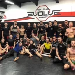Занятия йогой, фитнесом в спортзале Idol-mma Москва