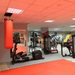 Занятия йогой, фитнесом в спортзале Импульс Сочи