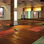 Занятия йогой, фитнесом в спортзале In Yoga Томск