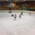 Занятия йогой, фитнесом в спортзале Innovation Hockey Center Москва