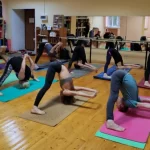 Занятия йогой, фитнесом в спортзале Йога-рыбинск. РС Рыбинск