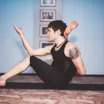 Занятия йогой, фитнесом в спортзале Йога-Сфера, студия йоги Шишова Павла Астрахань