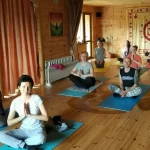 Занятия йогой, фитнесом в спортзале Йога-центр Лакшми Северск