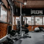 Занятия йогой, фитнесом в спортзале Iron Addiction Москва