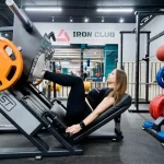 Занятия йогой, фитнесом в спортзале Iron Корсаков