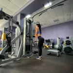 Занятия йогой, фитнесом в спортзале IronFit&Combat Брянск