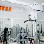 Занятия йогой, фитнесом в спортзале Искра Gym Москва