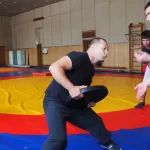 Занятия йогой, фитнесом в спортзале Источник Симферополь