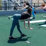 Занятия йогой, фитнесом в спортзале ITS stretching Владивосток