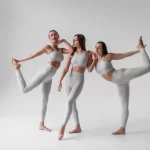 Занятия йогой, фитнесом в спортзале ITS stretching Владивосток