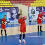 Занятия йогой, фитнесом в спортзале Юниор Спорт Сургут