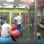 Занятия йогой, фитнесом в спортзале Юниор Видное