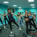 Занятия йогой, фитнесом в спортзале Юность Омск