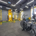 Занятия йогой, фитнесом в спортзале J2S Fitness Москва