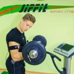 Занятия йогой, фитнесом в спортзале Jiffit EMS Казань