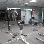 Занятия йогой, фитнесом в спортзале Качалка Владивосток