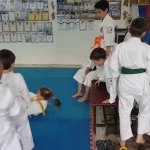 Занятия йогой, фитнесом в спортзале Карате Ялта