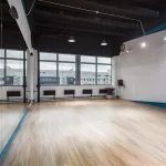 Занятия йогой, фитнесом в спортзале Karate John Galt Hall Москва