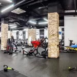 Занятия йогой, фитнесом в спортзале Хитджим Москва