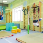 Занятия йогой, фитнесом в спортзале Кидс Москва