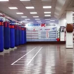 Занятия йогой, фитнесом в спортзале Кикбоксинг Омск