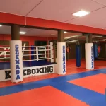 Занятия йогой, фитнесом в спортзале Кикбоксинг Омск