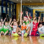 Занятия йогой, фитнесом в спортзале Kinderball Москва