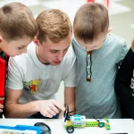 Занятия йогой, фитнесом в спортзале Клуб программирования и робототехники академия Гениев Заречный