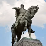 Занятия йогой, фитнесом в спортзале Князь Юрий Долгорукий Москва