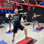 Занятия йогой, фитнесом в спортзале КосмоFit Жуковский