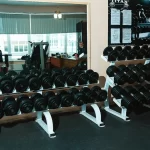 Занятия йогой, фитнесом в спортзале Крылья Омск