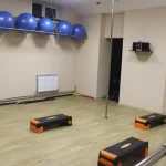 Занятия йогой, фитнесом в спортзале Крылья Стрелецкое