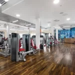 Занятия йогой, фитнесом в спортзале La Cruz Москва